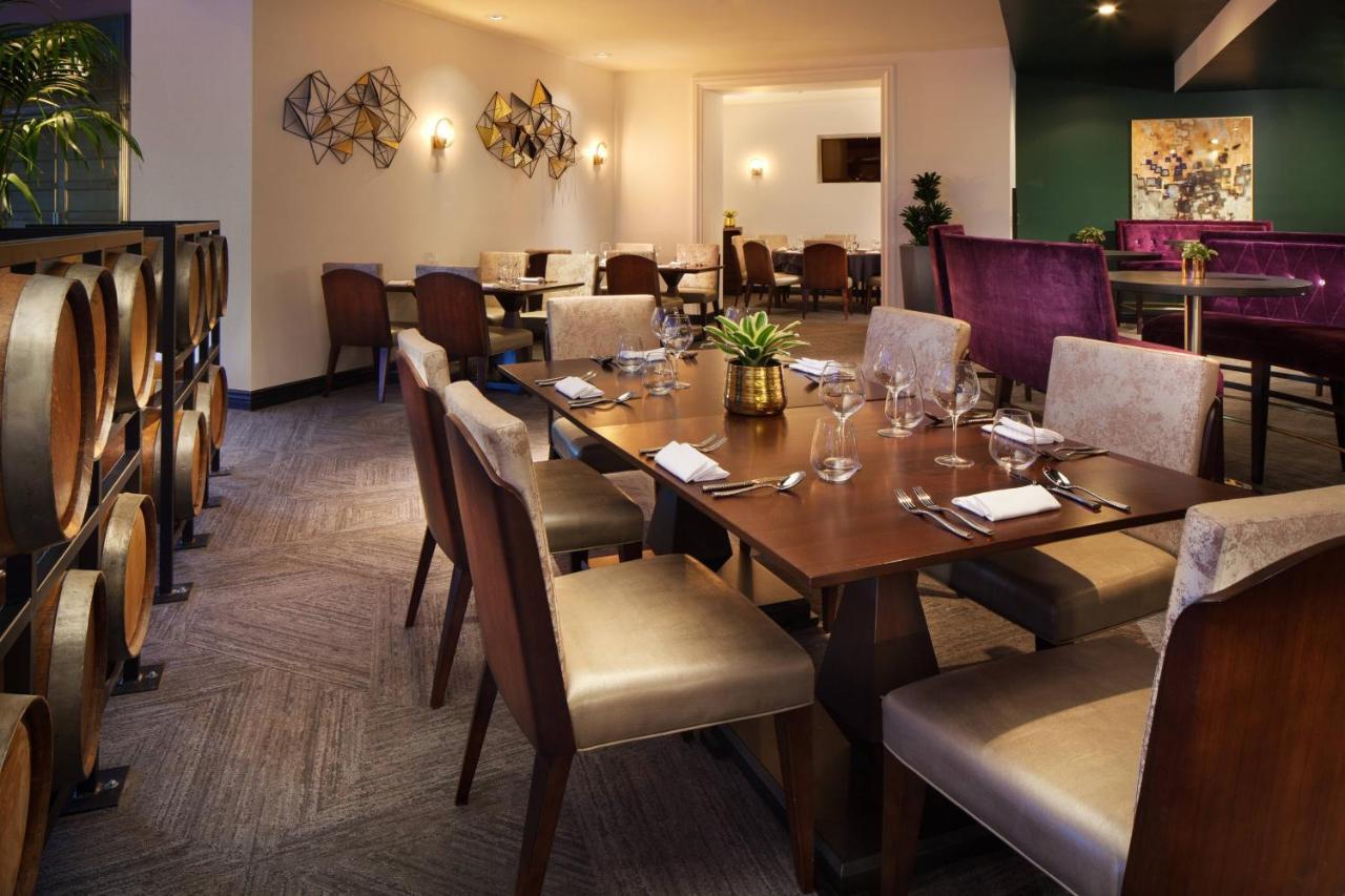 Hotel Sheraton Gateway 4*