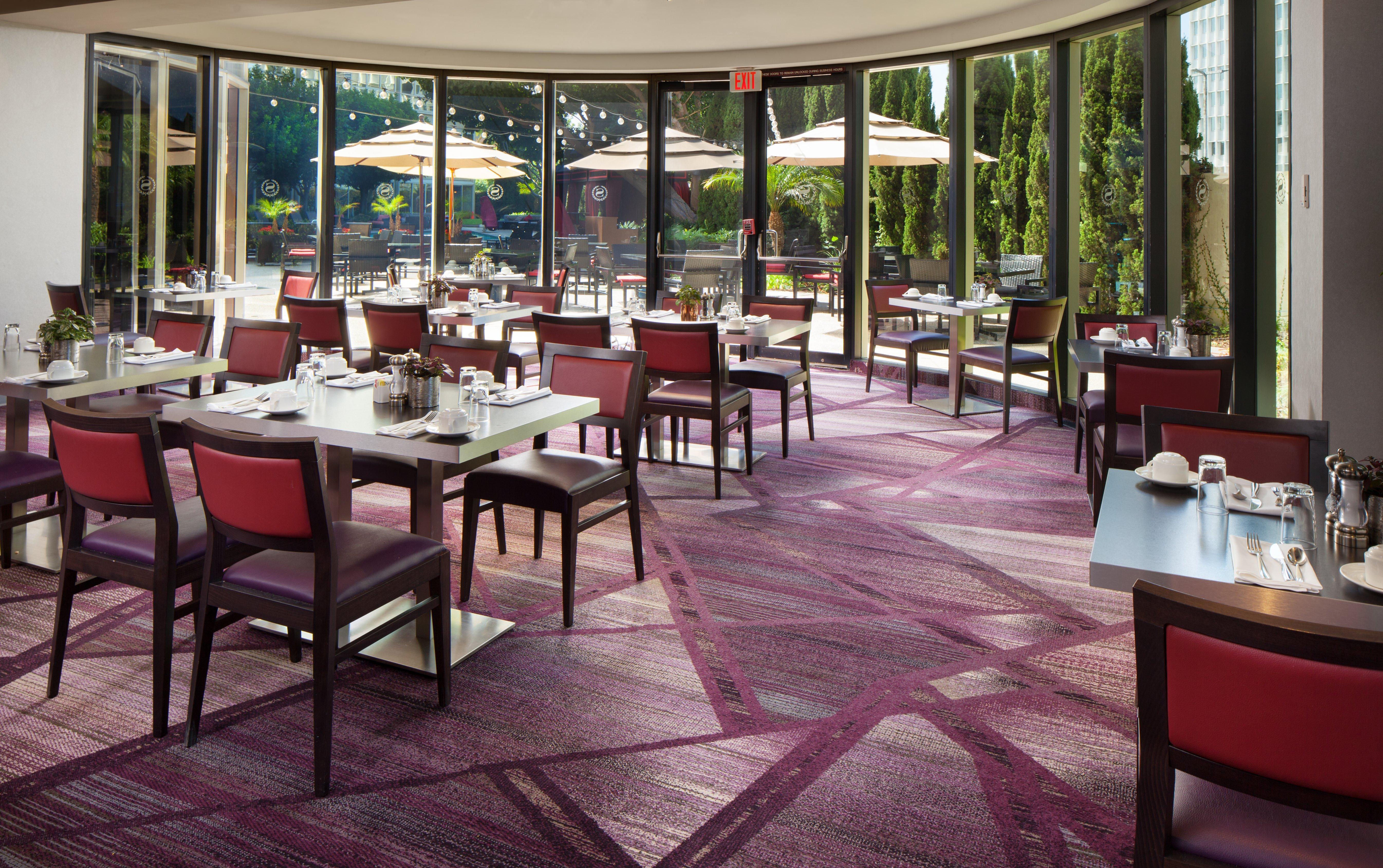 Sheraton Gateway Hotel 4*