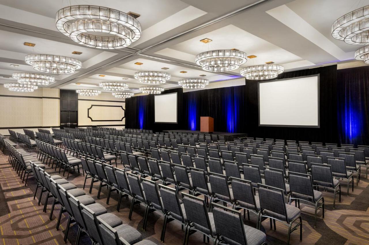 Sheraton Gateway Angeles Hotel 4*